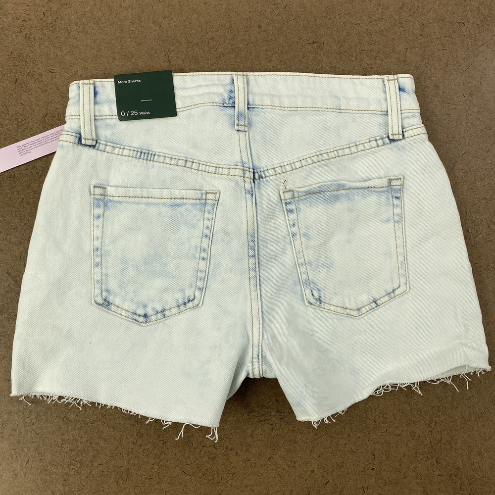 Wild Fable Women's Size 0/25 Light Acid Wash Cut Off Hi Rise Mom Jean Shorts NWT - Picture 4 of 8